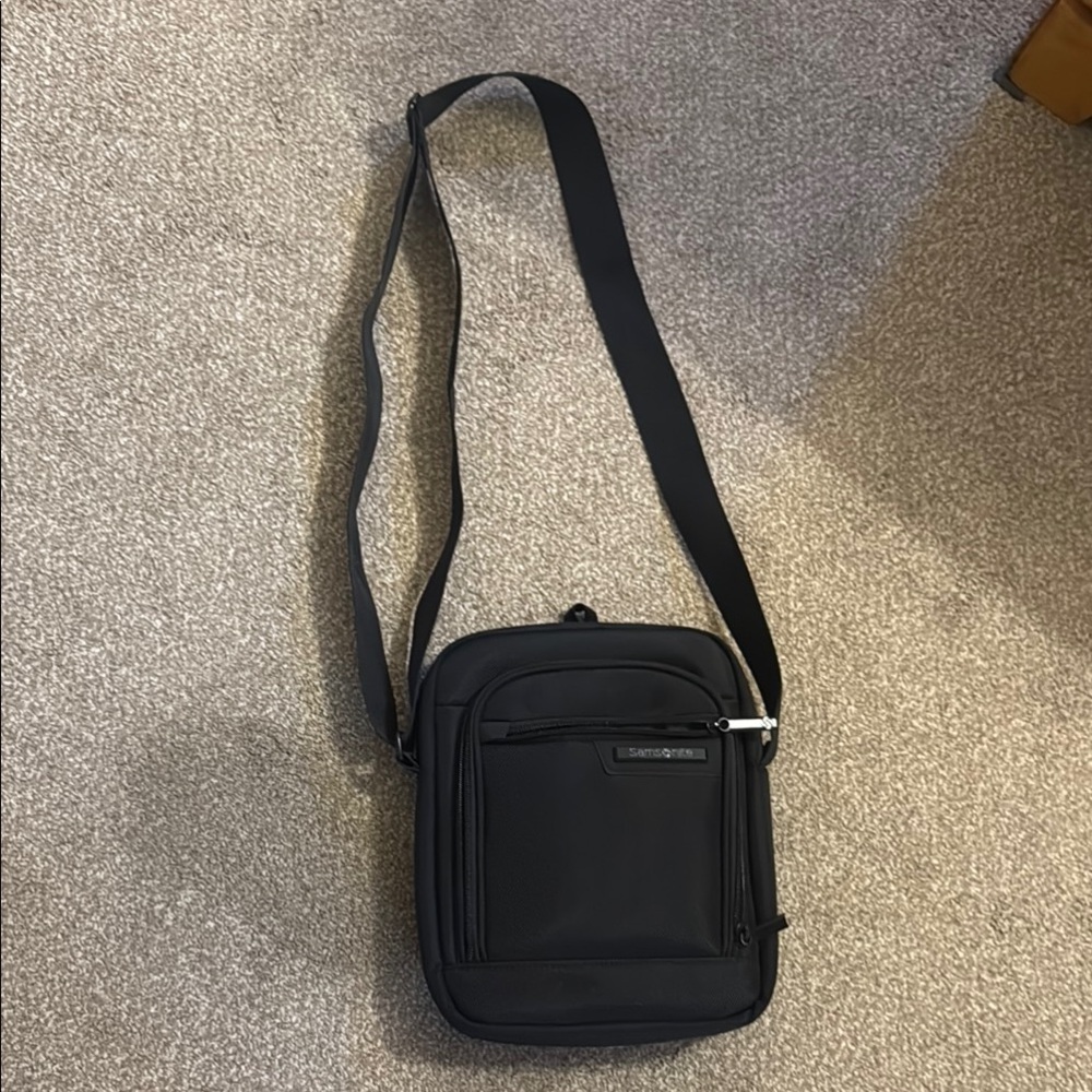 Samsonite Men's Black Messenger Bag